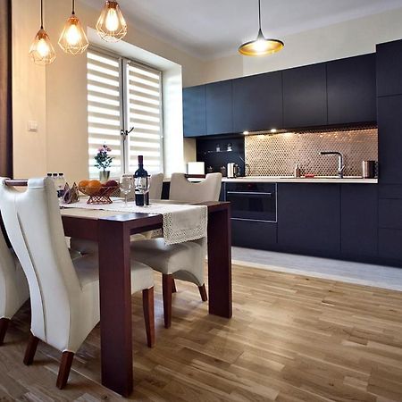 Niepodleglosci Serviced Apartments 바르샤바 외부 사진
