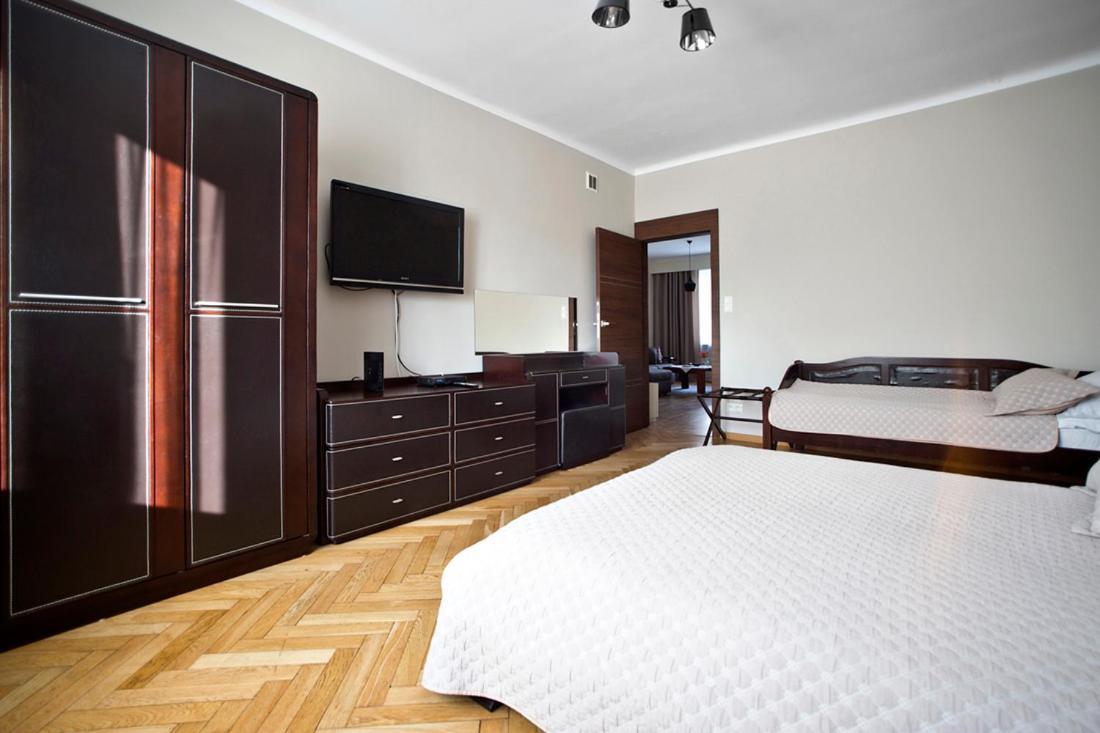Niepodleglosci Serviced Apartments 바르샤바 외부 사진