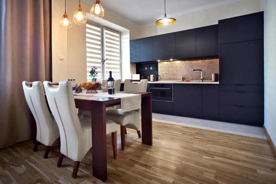 Niepodleglosci Serviced Apartments 바르샤바 외부 사진